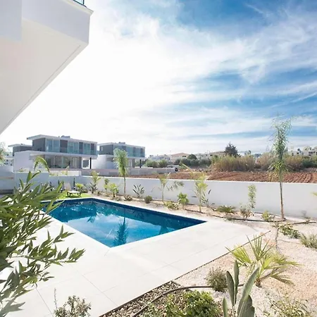 Olive 20 * Protaras