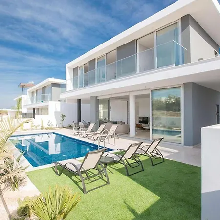 Olive 20 * Protaras